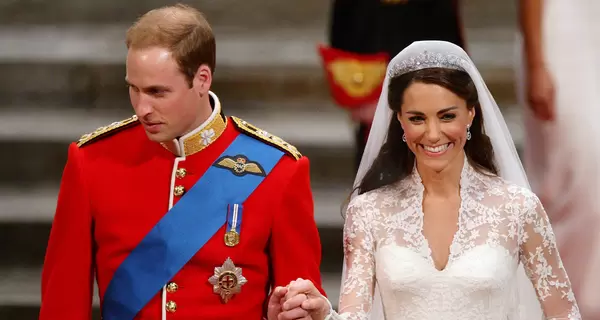 Кейт Миддлтон и принц Уильям испугали фанатов снимком по случаю 13-й годовщины брака